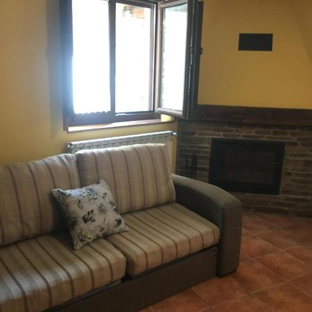 Tia Maria Bed & Breakfast Cerredo ภายนอก รูปภาพ
